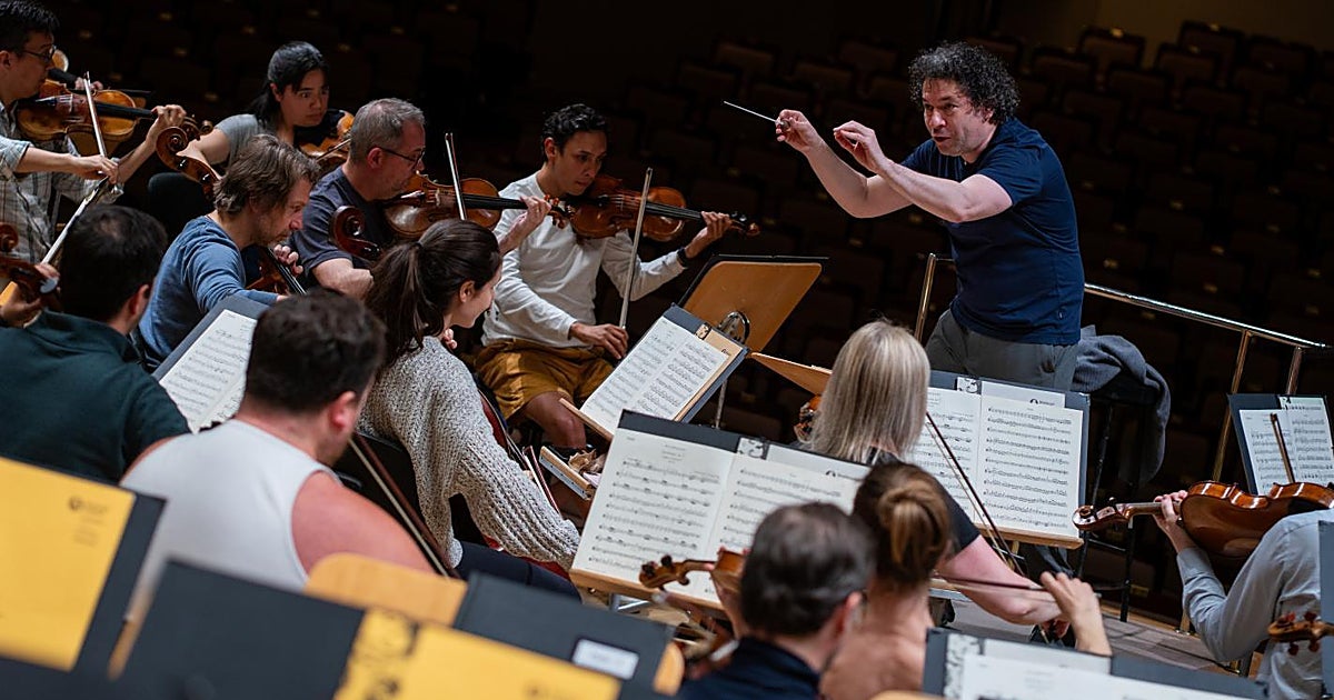 Imagen para: Gustavo Dudamel suspende conciertos en España tras el devastador terremoto en Venezuela