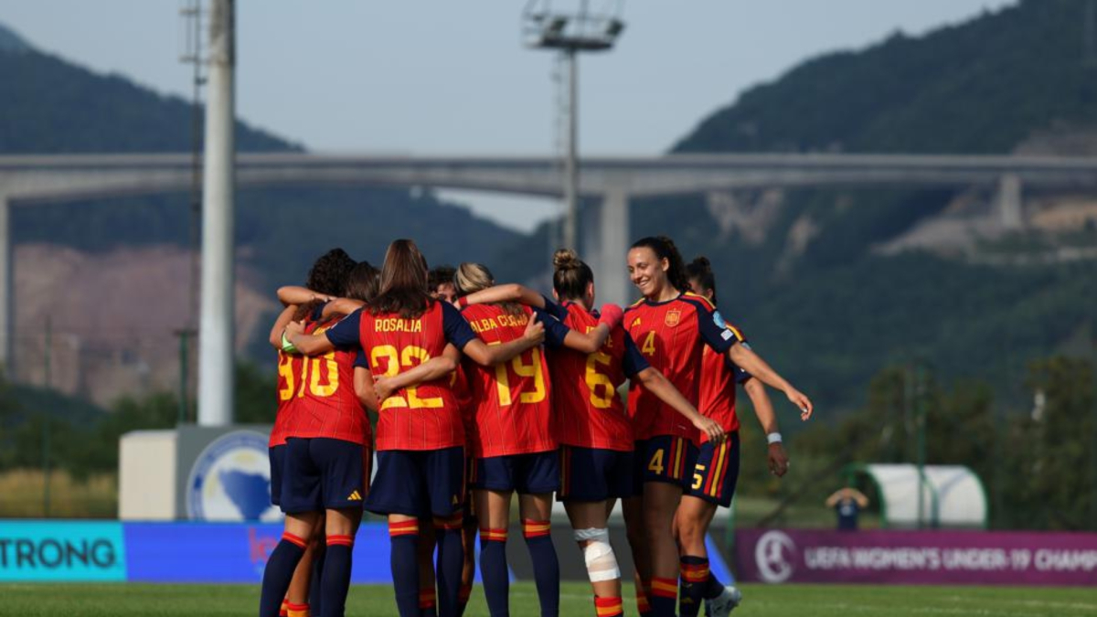 Imagen para: España arrasa a Islandia y se aproxima a las semifinales del torneo
