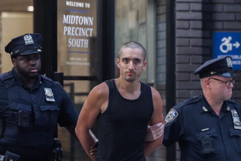 Imagen para: Pareja enfrenta cargos en Nueva York tras escalar el Empire State Building