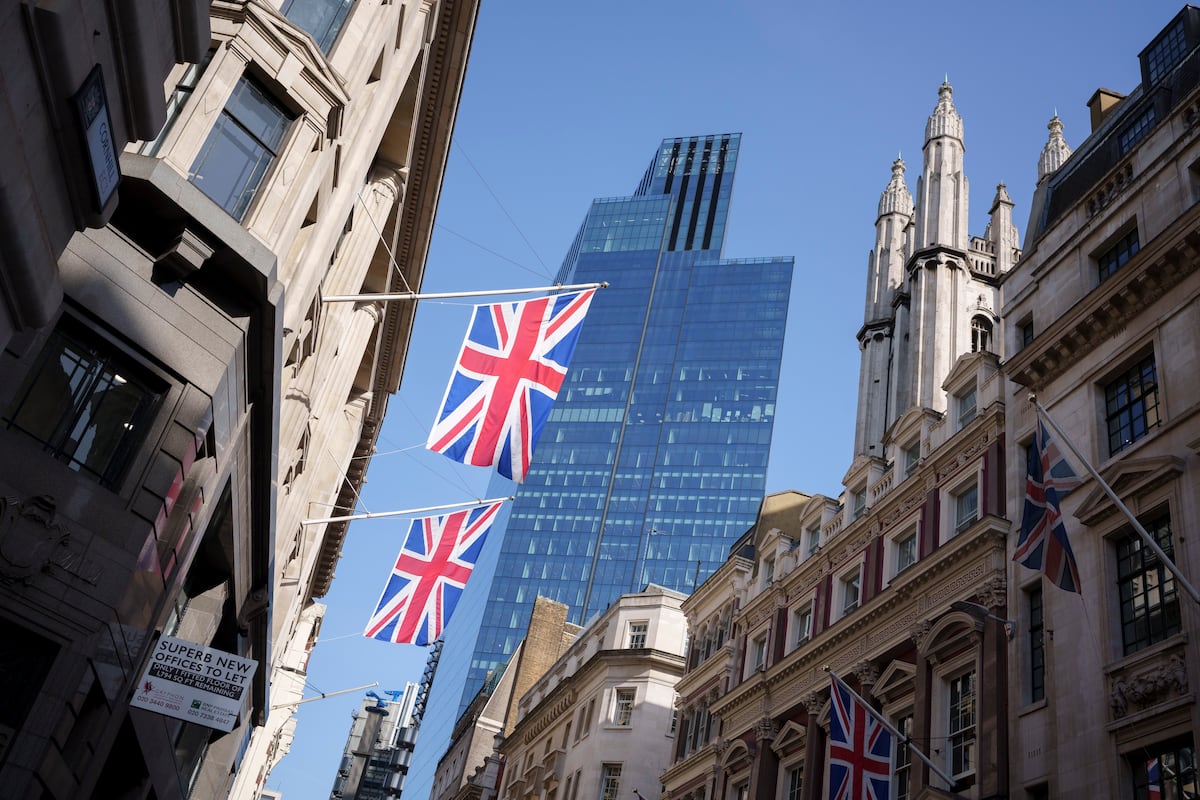 Imagen para: La City londinense muestra resiliencia tras el Brexit frente a la economía británica