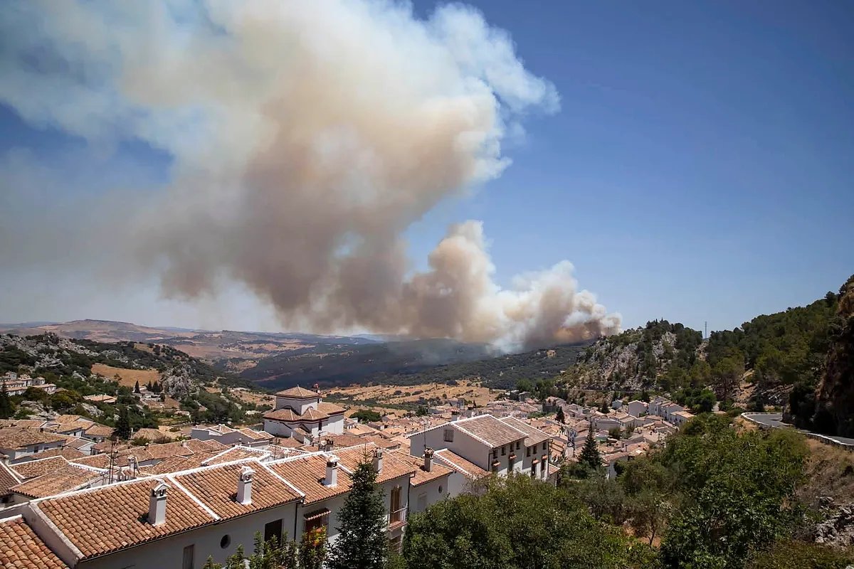La mitad de los desalojados por el incendio de Grazalema regresa a sus viviendas