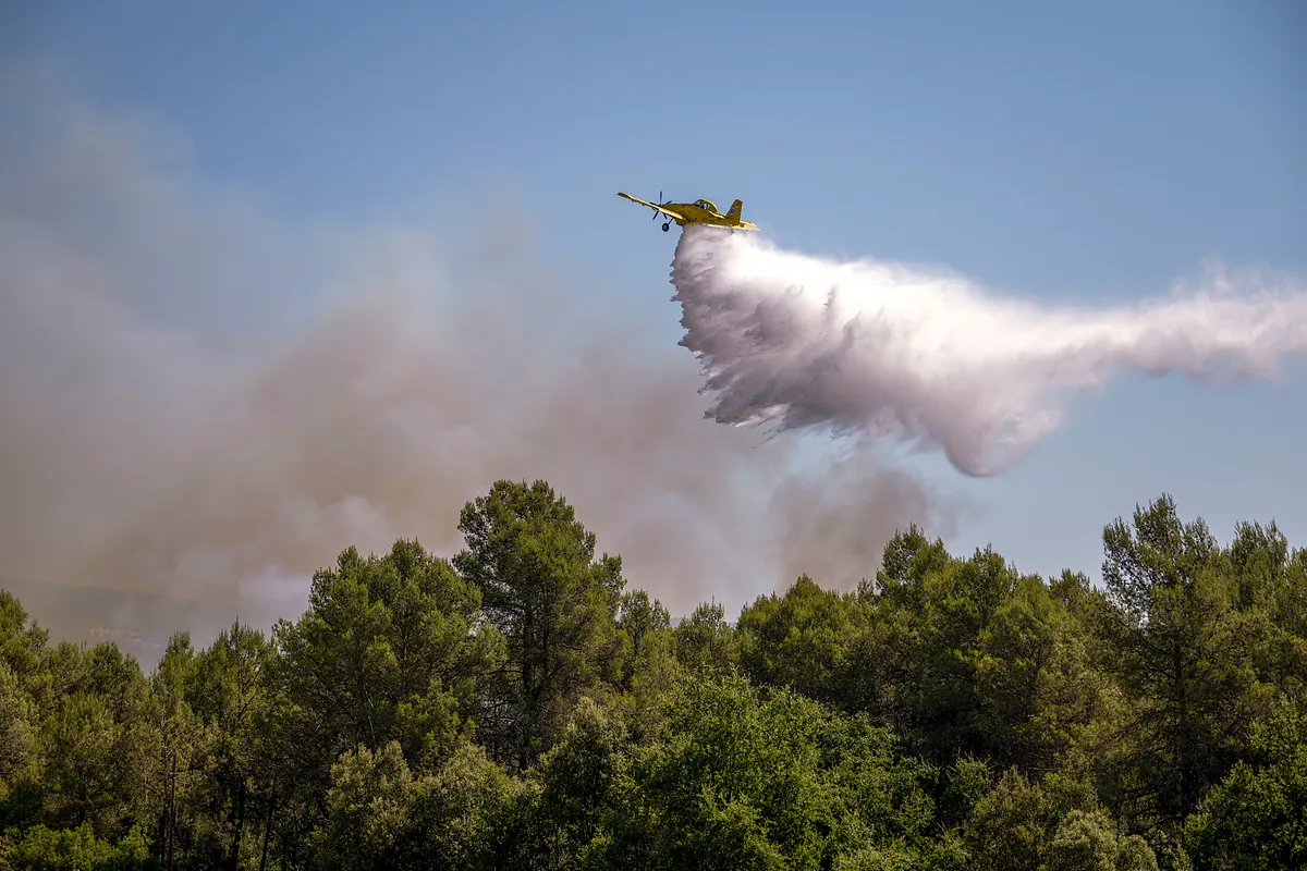 Imagen para: El Gobierno pide a las CCAA 'dosificar' los medios aéreos: solo tiene 7 aviones de élite