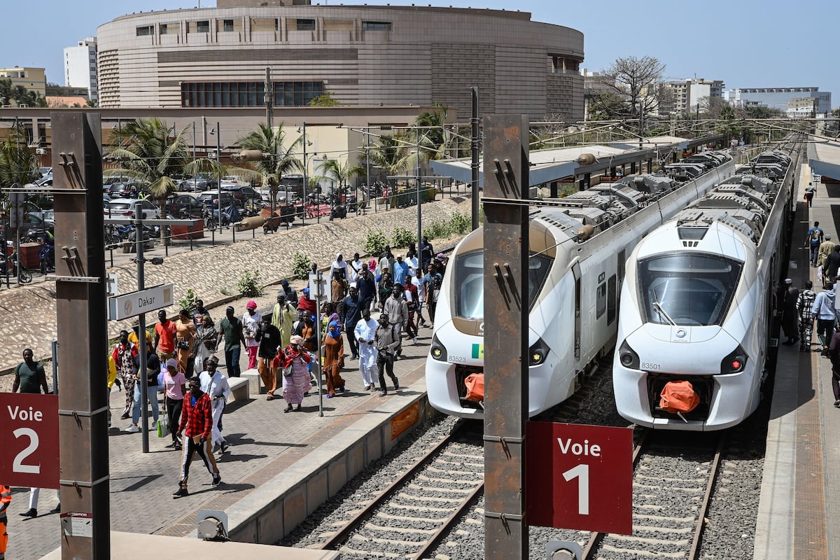 Imagen para: Senegal apuesta por el tren expreso para descongestionar su capital: un cambio en el transporte urbano