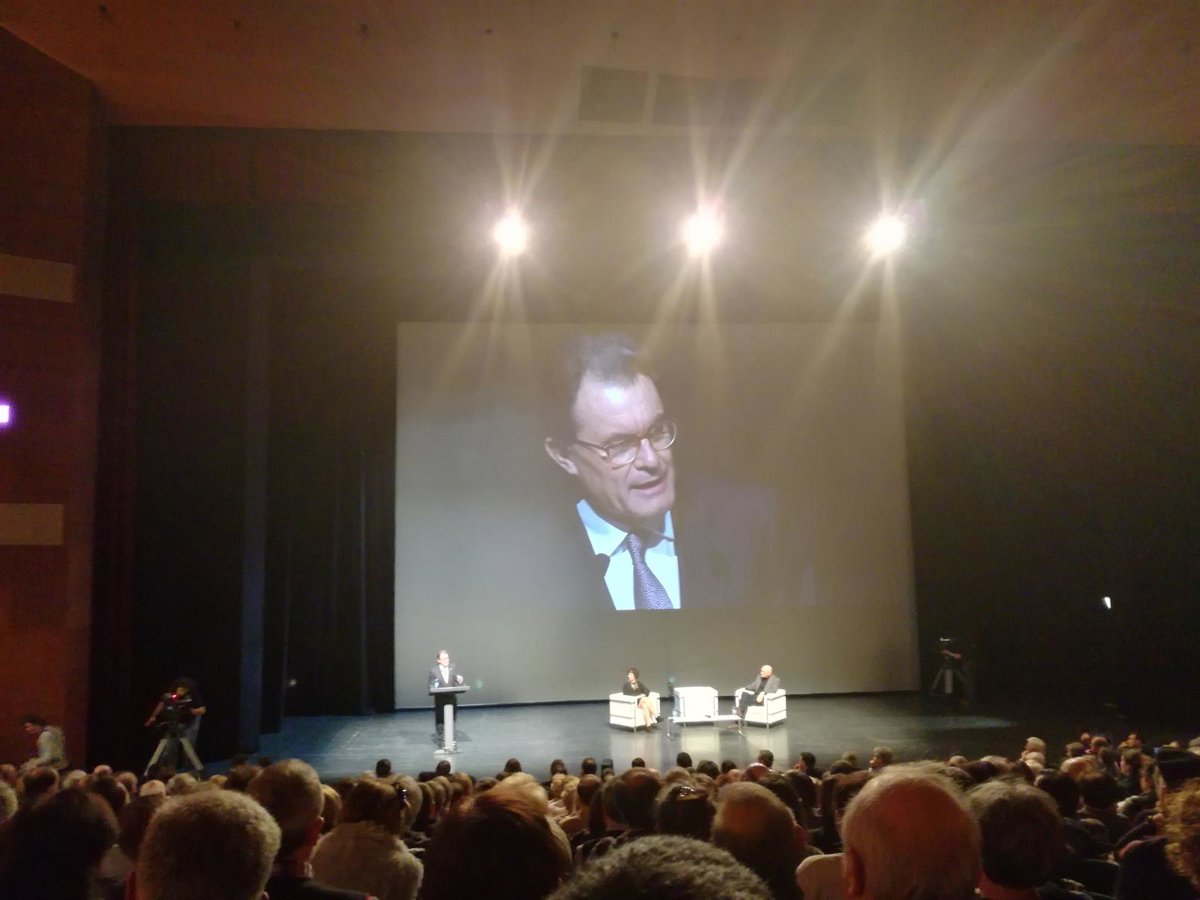 Imagen para: Artur Mas insta al Gobierno a ofrecer autogobierno a Cataluña: Implicaciones y reacciones